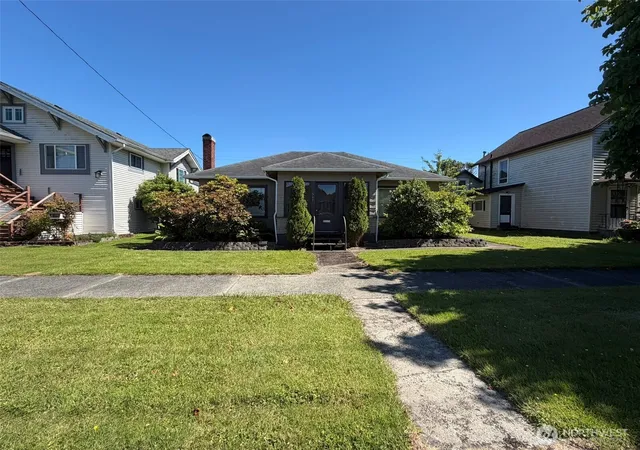 Photo 2 of Single family home for sale at 507 W 2nd Street, Aberdeen, WA 98520 | MLS# NWM2553921 | Listing updated on 2026-09-28