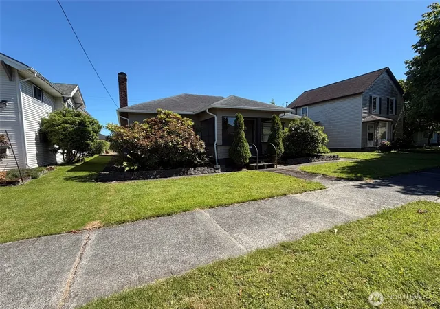 Photo 3 of Single family home for sale at 507 W 2nd Street, Aberdeen, WA 98520 | MLS# NWM2553921 | Listing updated on 2026-09-28