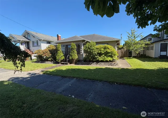 Photo 3 of Single family home for sale at 507 W 2nd Street, Aberdeen, WA 98520 | MLS# NWM2553921 | Listing updated on 2026-09-28