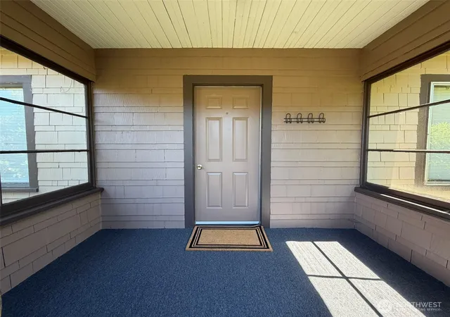 Photo 4 of Single family home for sale at 507 W 2nd Street, Aberdeen, WA 98520 | MLS# NWM2553921 | Listing updated on 2026-09-28