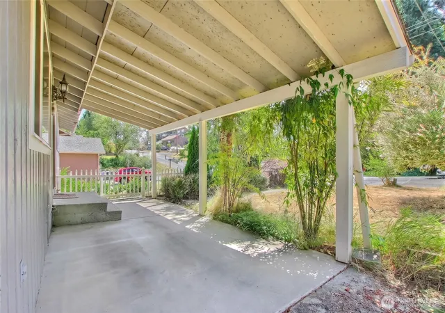 Photo 3 of Single family home for sale at 201 E Beech St, Everett, WA 98203 | MLS# NWM2554022 | Listing updated on 2026-09-22