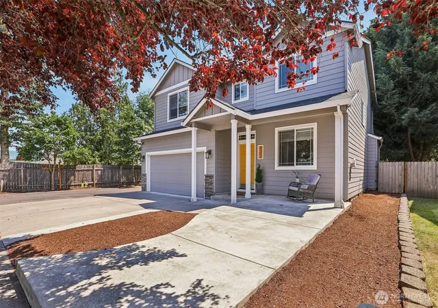 Photo 3 of Single family home for sale at 821 Se 11th Street, Battle Ground, WA 98604 | MLS# NWM2554141 | Listing updated on 2026-09-26