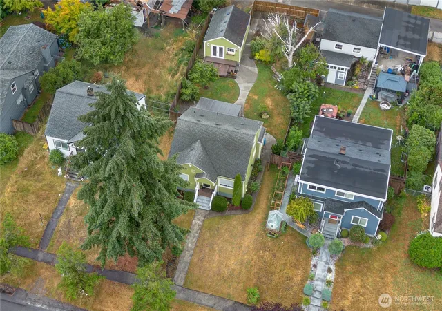 Photo 2 of Single family home for sale at 4310 E C St, Tacoma, WA 98404 | MLS# NWM2554213 | Listing updated on 2026-10-01