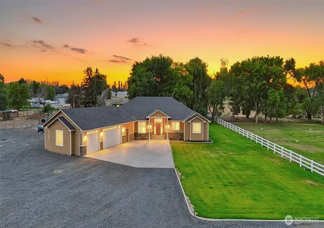 Photo 1 of Single family home for sale at 10875 Rd 56 Ne, Moses Lake, WA 98837 | MLS# NWM2554234 | Listing updated on 2026-10-02