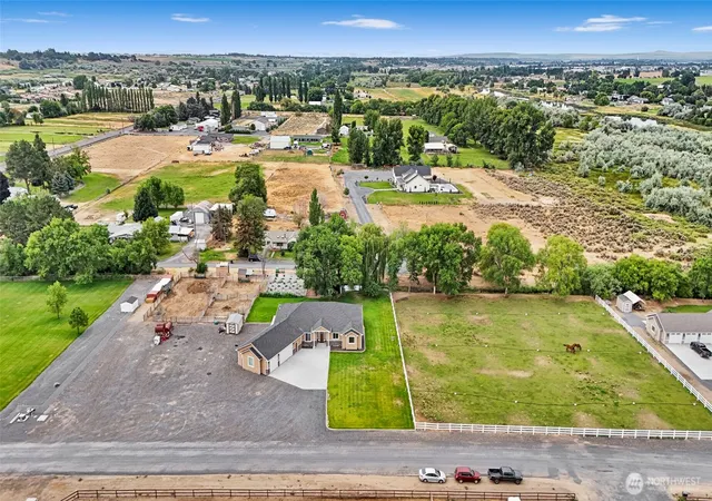 Photo 3 of Single family home for sale at 10875 Rd 56 NE, Moses Lake, WA 98837 | MLS# NWM2554234 | Listing updated on 2026-10-02