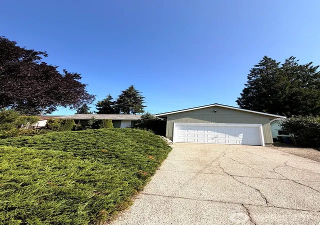 Photo 2 of Single family home for sale at 3622 S 268th Street, Kent, WA 98032 | MLS# NWM2554435 | Listing updated on 2026-09-22