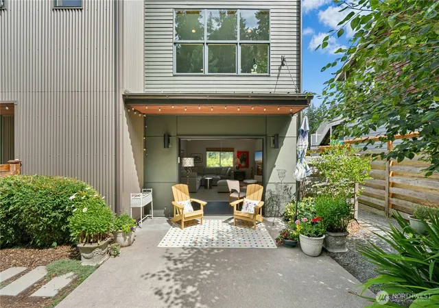 Photo 3 of Single family home for sale at 1447 Elm Pl, Freeland, WA 98249 | MLS# NWM2554480 | Listing updated on 2026-09-22