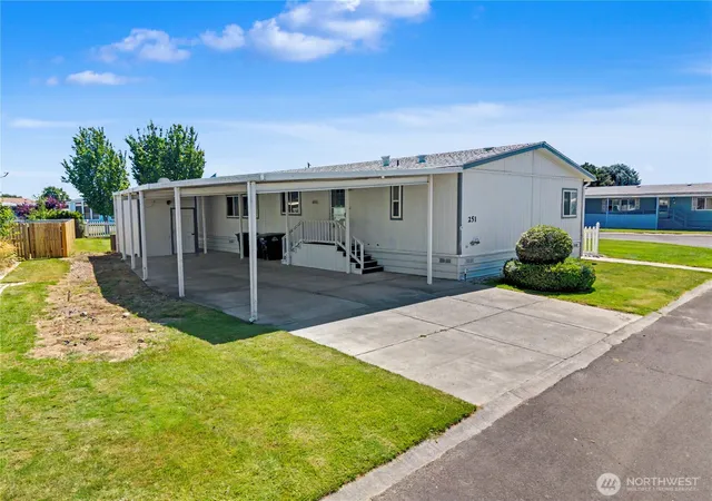 Photo 4 of Sale Pending at 2240 W Broadway Ave #251, Moses Lake, WA 98837 | MLS# NWM2554489 | Listing updated on 2026-09-30