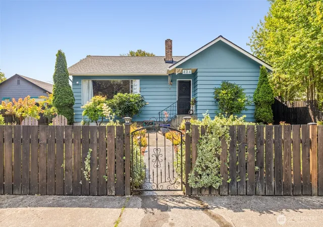 Photo 1 of Sale Pending at 424 W 4th Street, Port Angeles, WA 98362 | MLS# NWM2554613 | Listing updated on 2026-09-25