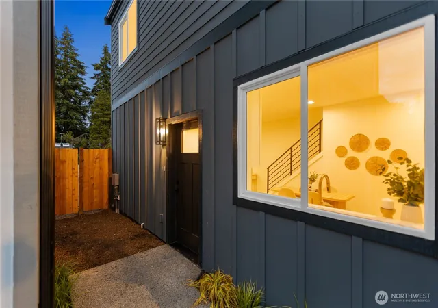 Photo 2 of Sale Pending at 811 Ne 125th Street #B, Seattle, WA 98125 | MLS# NWM2554744 | Listing updated on 2026-09-25