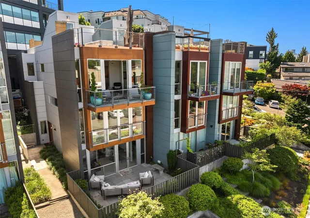 Townhouse for sale at 2804 Fairview Ave E, Seattle, WA 98102 | MLS# NWM2554796