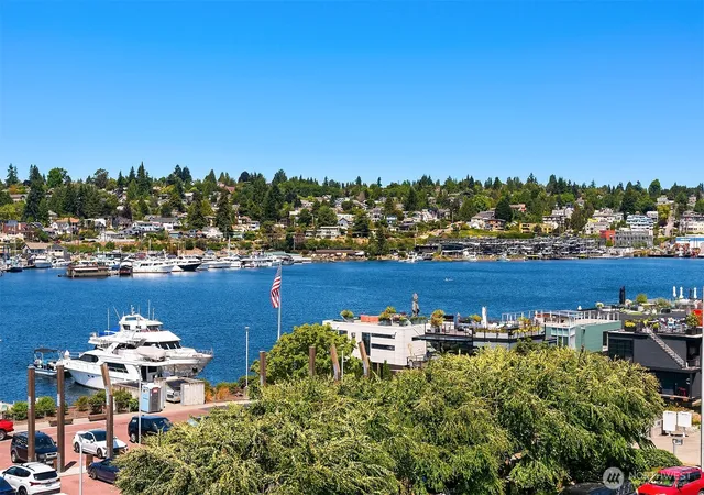 Photo 3 of Townhouse for sale at 2804 Fairview Ave E, Seattle, WA 98102 | MLS# NWM2554796 | Listing updated on 2026-09-28
