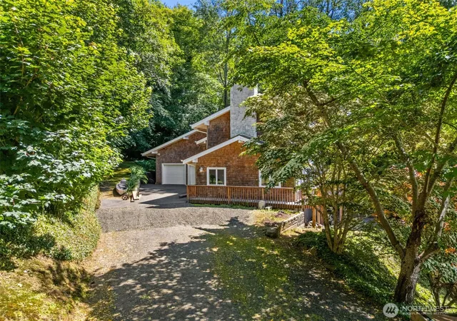 Photo 3 of Sale Pending at 106 W 12th Street, Aberdeen, WA 98520 | MLS# NWM2554917 | Listing updated on 2026-09-25