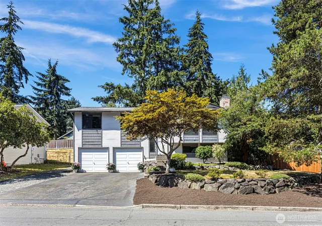Photo 2 of Sale Pending at 22202 Meridian Ave S, Bothell, WA 98021 | MLS# NWM2555032 | Listing updated on 2026-09-28