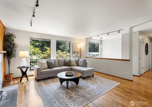 Photo 4 of Sale Pending at 22202 Meridian Ave S, Bothell, WA 98021 | MLS# NWM2555032 | Listing updated on 2026-09-28