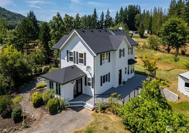 Photo 3 of Sale Pending at 4134 Squalicum Lake Rd, Bellingham, WA 98226 | MLS# NWM2555035 | Listing updated on 2026-09-25