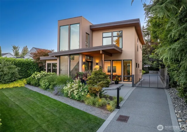 Photo 2 of Single family home for sale at 719 99th Avenue Ne, Bellevue, WA 98004 | MLS# NWM2555149 | Listing updated on 2026-09-22