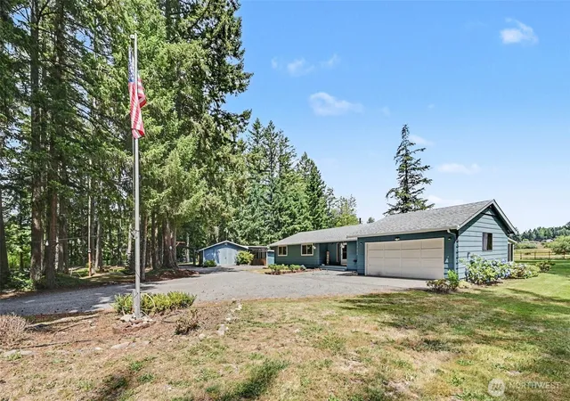 Photo 3 of Single family home for sale at 33913 4th Avenue E, Roy, WA 98580 | MLS# NWM2555182 | Listing updated on 2026-09-30