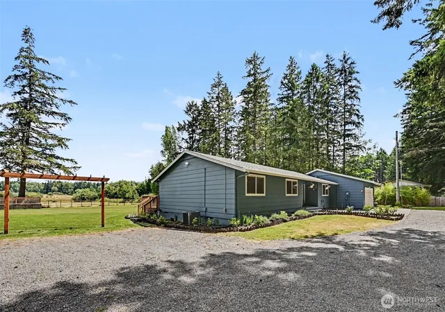 Photo 4 of Single family home for sale at 33913 4th Avenue E, Roy, WA 98580 | MLS# NWM2555182 | Listing updated on 2026-09-30