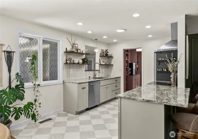 Photo 2 of Single family home for sale at 3517 Oas Dr W, University Place, WA 98466 | MLS# NWM2555249 | Listing updated on 2026-09-22