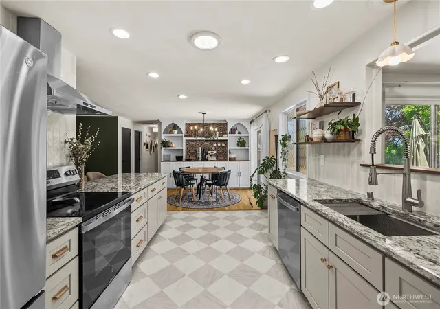 Photo 4 of Single family home for sale at 3517 Oas Dr W, University Place, WA 98466 | MLS# NWM2555249 | Listing updated on 2026-09-22