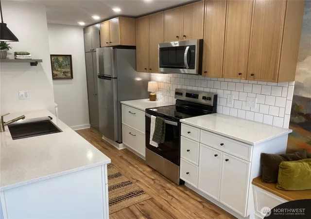 Photo 3 of Condo for sale at 100 Simon #31, East Wenatchee, WA 98802 | MLS# NWM2555371 | Listing updated on 2026-10-02