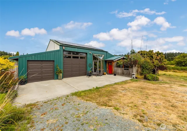 Photo 3 of Single family home for sale at 5375 Shore Meadow Rd, Freeland, WA 98249 | MLS# NWM2555487 | Listing updated on 2026-09-22