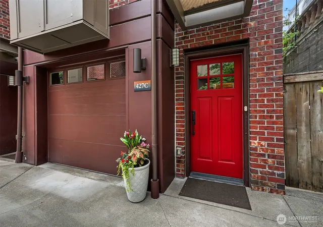 Photo 2 of Sale Pending at 427 13th Avenue E #C, Seattle, WA 98102 | MLS# NWM2555629 | Listing updated on 2026-09-19