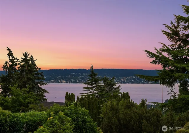 Photo 1 of Single family home for sale at 6340 Ne Windermere Rd, Seattle, WA 98105 | MLS# NWM2555722 | Listing updated on 2026-09-28