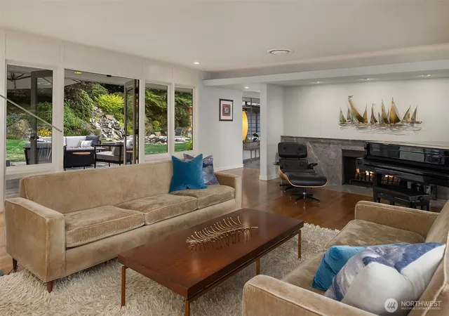 Photo 4 of Single family home for sale at 6340 NE Windermere Rd, Seattle, WA 98105 | MLS# NWM2555722 | Listing updated on 2026-09-28