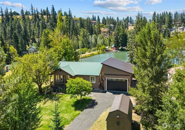 Photo 1 of Single family home for sale at 1250 Twin Lakes Rd, Cle Elum, WA 98922 | MLS# NWM2555833 | Listing updated on 2026-09-22
