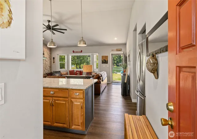 Photo 3 of Single family home for sale at 1250 Twin Lakes Rd, Cle Elum, WA 98922 | MLS# NWM2555833 | Listing updated on 2026-09-22