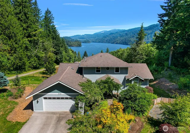 Photo 1 of Sale Pending at 910 Iowa Hts Rd, Sedro Woolley, WA 98284 | MLS# NWM2556109 | Listing updated on 2026-09-25