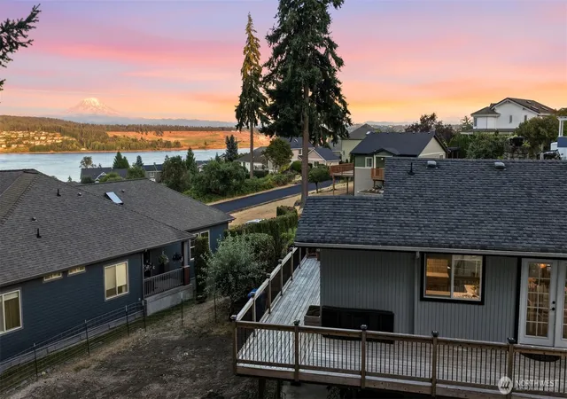 Photo 3 of Single family home for sale at 1263 Pilchuck Dr, Fox Island, WA 98333 | MLS# NWM2556113 | Listing updated on 2026-09-22