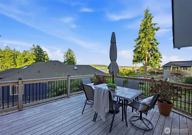 Photo 4 of Single family home for sale at 1263 Pilchuck Dr, Fox Island, WA 98333 | MLS# NWM2556113 | Listing updated on 2026-09-22