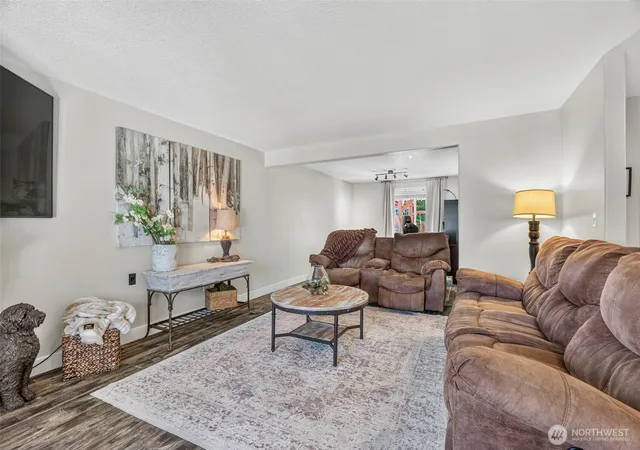Photo 3 of Single family home for sale at 63 Chickadee Dr, Kelso, WA 98626 | MLS# NWM2556130 | Listing updated on 2026-09-22
