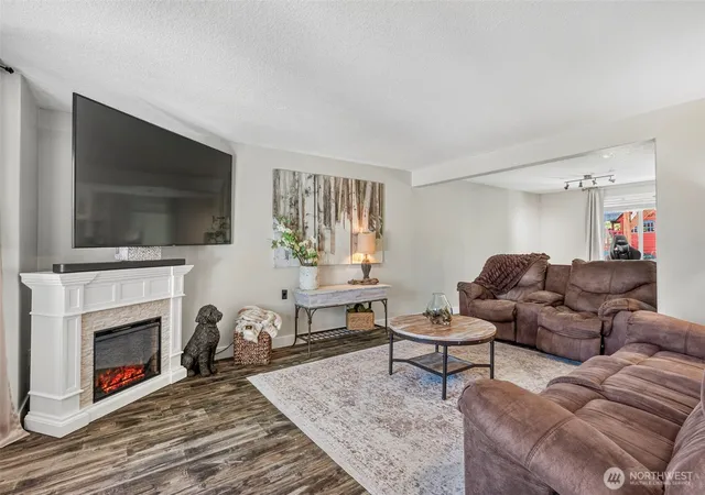 Photo 4 of Single family home for sale at 63 Chickadee Dr, Kelso, WA 98626 | MLS# NWM2556130 | Listing updated on 2026-09-22