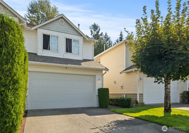 Photo 3 of Townhouse for sale at 12607 64th Avenue E, Puyallup, WA 98373 | MLS# NWM2556187 | Listing updated on 2026-09-29