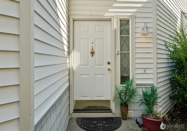 Photo 3 of Townhouse for sale at 12607 64th Avenue E, Puyallup, WA 98373 | MLS# NWM2556187 | Listing updated on 2026-09-29