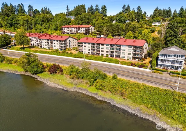 Photo 4 of Condo for sale at 900 E Bay Dr NE #A201, Olympia, WA 98506 | MLS# NWM2556287 | Listing updated on 2026-09-30