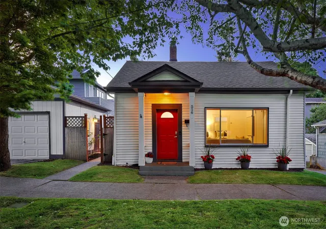 Photo 1 of Contingent at 516 W Howe St, Seattle, WA 98119 | MLS# NWM2556427 | Listing updated on 2026-09-22