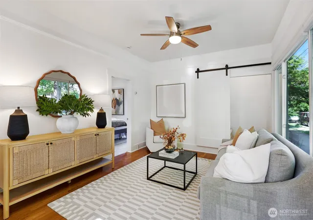 Photo 3 of Condo for sale at 516 W Howe St, Seattle, WA 98119 | MLS# NWM2556427 | Listing updated on 2026-09-22