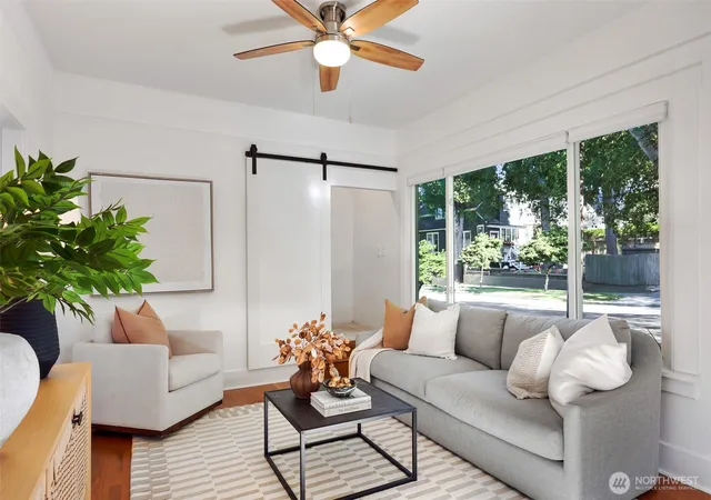 Photo 4 of Condo for sale at 516 W Howe St, Seattle, WA 98119 | MLS# NWM2556427 | Listing updated on 2026-09-22