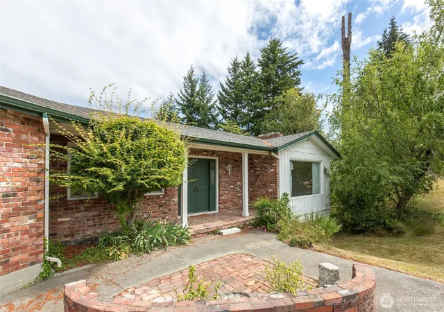 Photo 1 of Single family home for sale at 441 E Hillcrest Dr, Port Angeles, WA 98362 | MLS# NWM2556467 | Listing updated on 2026-09-23