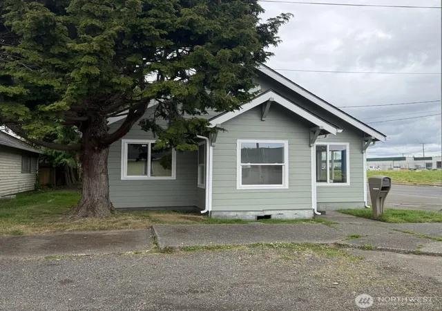 Photo 1 of Single family home for sale at 619 27th Street, Hoquiam, WA 98550 | MLS# NWM2556726 | Listing updated on 2026-09-22