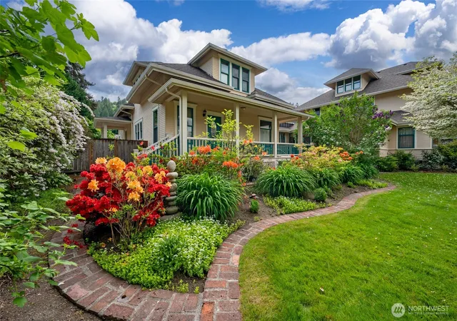 Photo 3 of Mansion for sale at 10425 E Riverside Dr, Bothell, WA 98011 | MLS# NWM2556735 | Listing updated on 2026-09-25