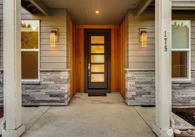 Photo 3 of Single family home for sale at 175 Annabelle St, Castle Rock, WA 98611 | MLS# NWM2556765 | Listing updated on 2026-09-22