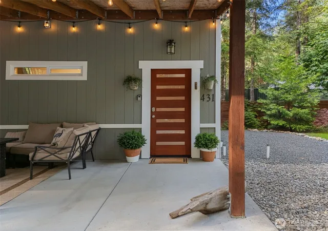 Photo 3 of Sale Pending at 431 N Mountain View Dr, Hoodsport, WA 98548 | MLS# NWM2557001 | Listing updated on 2026-09-25