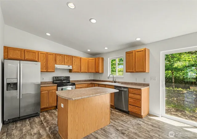 Photo 3 of Single family home for sale at 364 Melissa St, Camano Island, WA 98282 | MLS# NWM2557083 | Listing updated on 2026-09-22