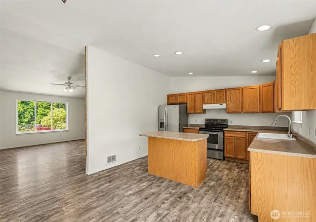 Photo 4 of Single family home for sale at 364 Melissa St, Camano Island, WA 98282 | MLS# NWM2557083 | Listing updated on 2026-09-22